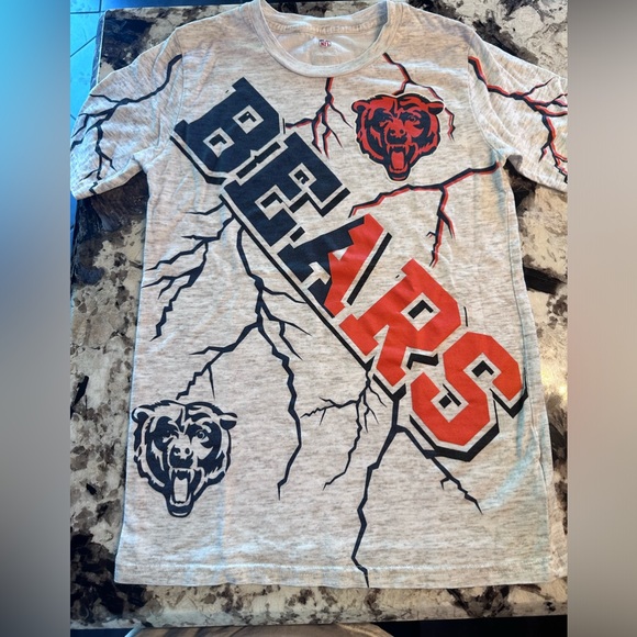 NFL BEARS Short Sleeve Lightening Graphic Tee Medium 10-12 - Picture 1 of 7